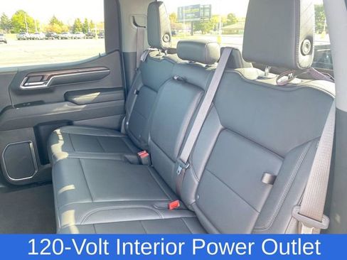 Used 2024 GMC Sierra 1500 SLT image 25