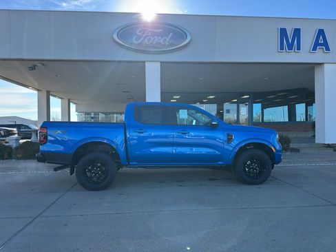 New 2025 Ford Ranger Lariat w/ Black Appearance Package image 7