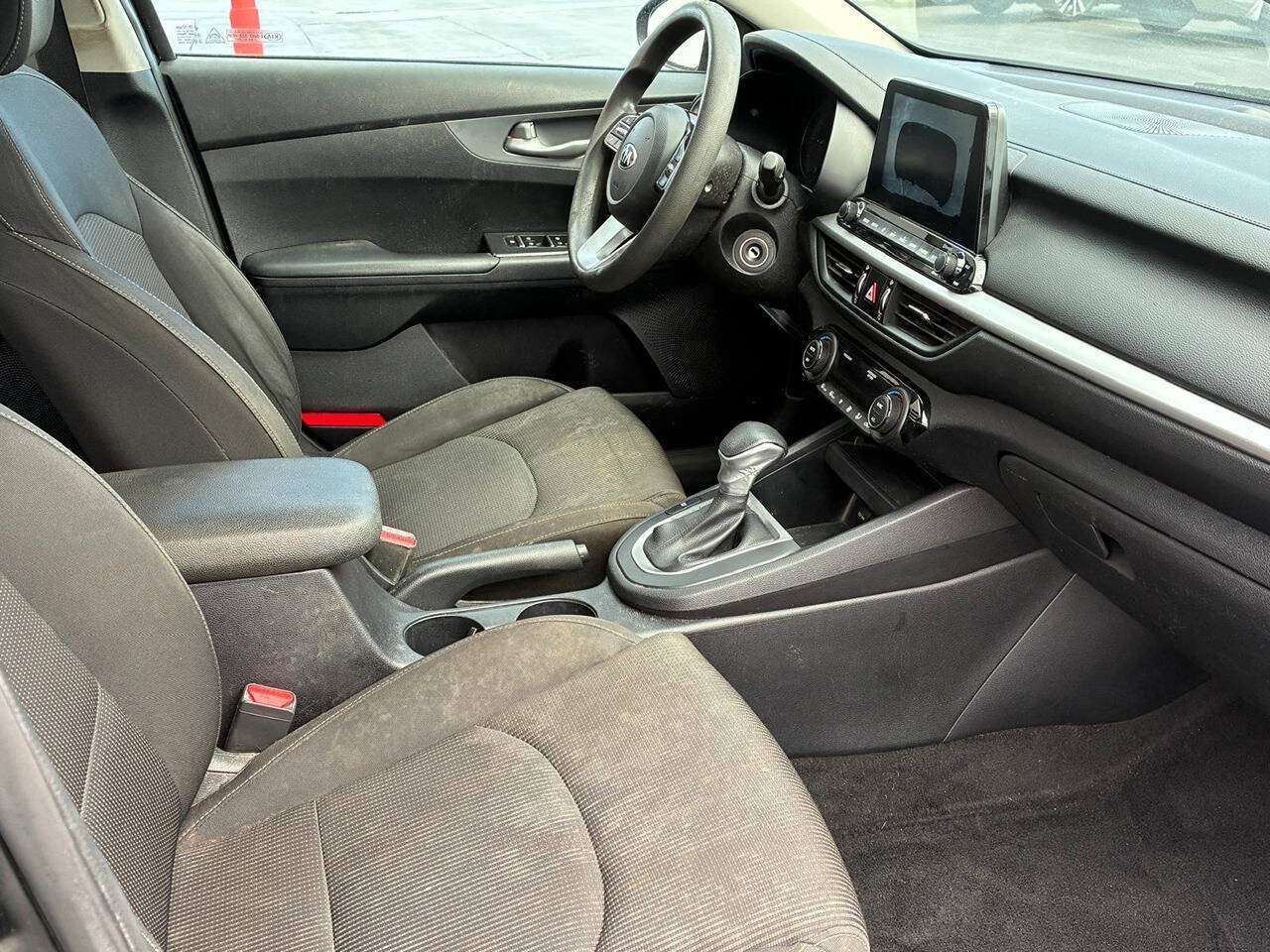 Used 2019 Kia Forte LXS FWD image 14