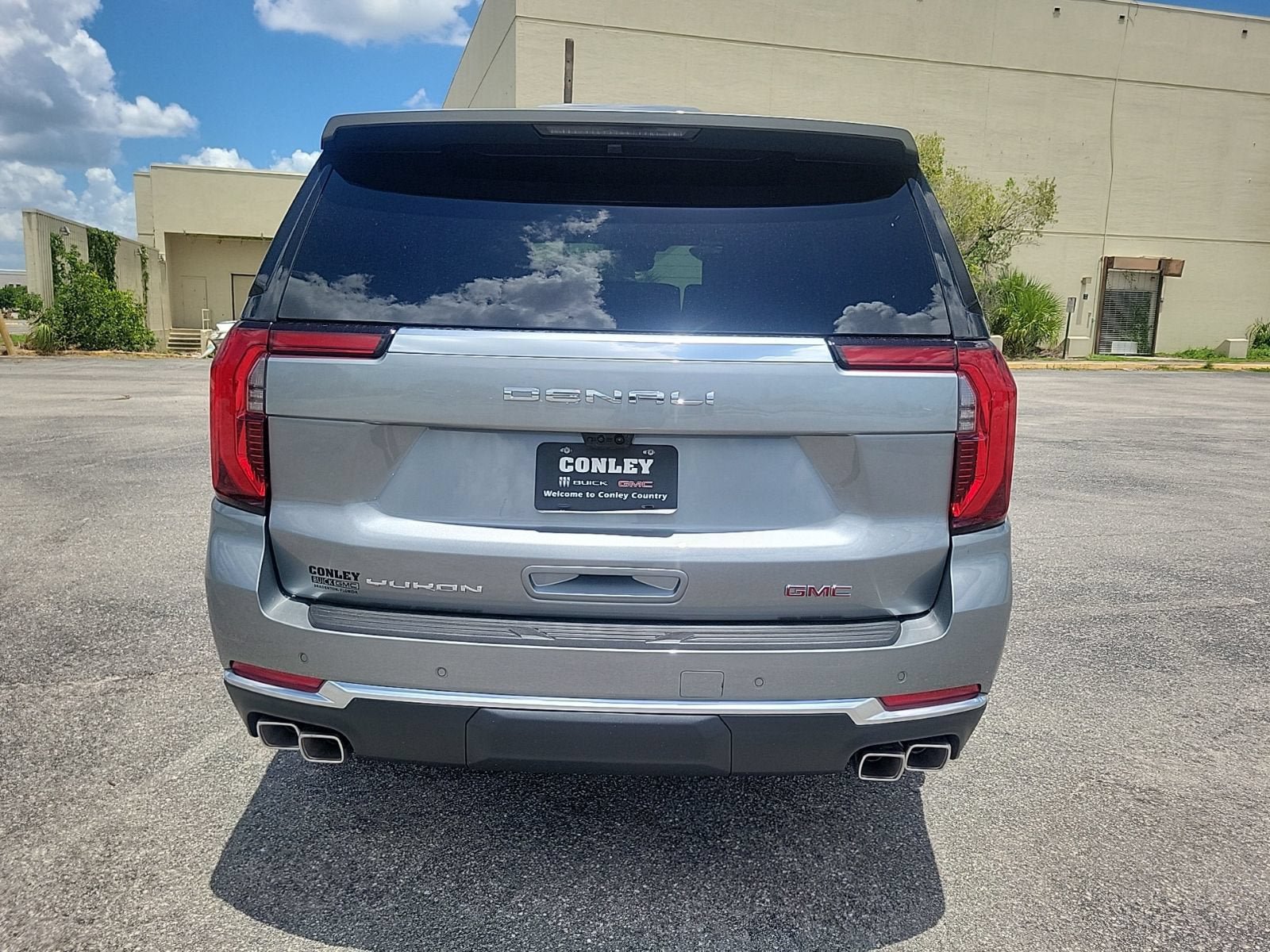 New 2026 GMC Yukon Denali w/ Denali Reserve Package AWD/4WD image 6