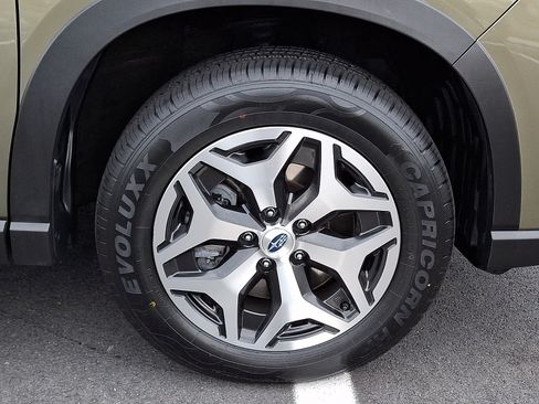 Certified 2023 Subaru Forester Premium AWD/4WD image 8