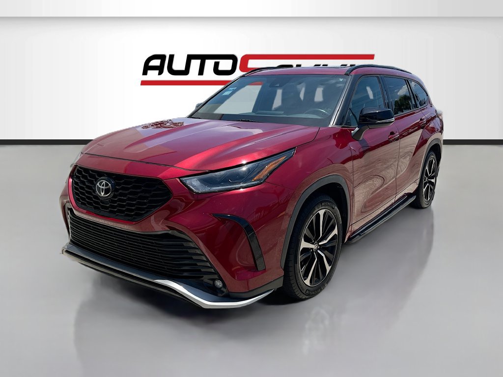 Used 2022 Toyota Highlander XSE FWD image 3