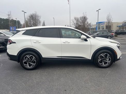 Certified 2023 Kia Sportage LX image 3