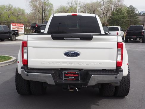 Used 2017 Ford F350 Lariat w/ Chrome Package image 5