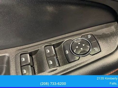 Used 2022 Ford Edge ST-Line w/ Cold Weather Package image 18