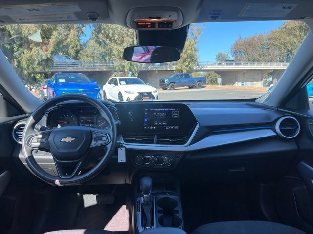 Used 2024 Chevrolet Trax LS FWD image 21