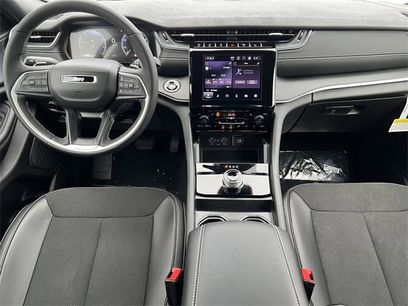 New 2025 Jeep Grand Cherokee Altitude