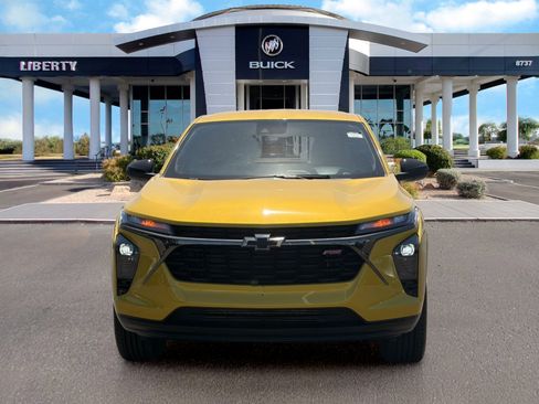 Used 2024 Chevrolet Trax RS w/ Driver Confidence Package FWD image 4