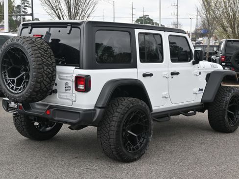 Used 2025 Jeep Wrangler Willys image 15