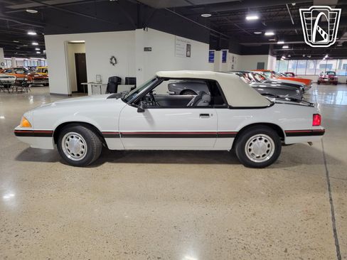 Used 1989 Ford Mustang LX image 17