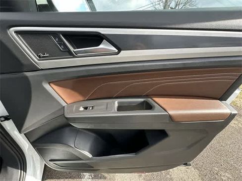 Used 2022 Volkswagen Atlas SEL Premium image 25