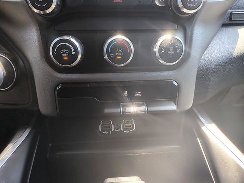 Used 2020 RAM 1500 Big Horn AWD/4WD image 23