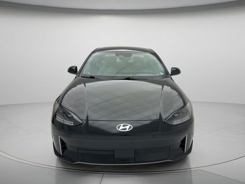 Used 2024 Hyundai Ioniq 6 SEL AWD/4WD image 2