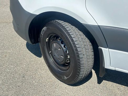 Used 2023 Mercedes-Benz Sprinter 1500 image 14