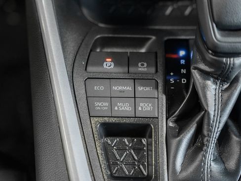 Used 2025 Toyota RAV4 LE AWD/4WD image 20