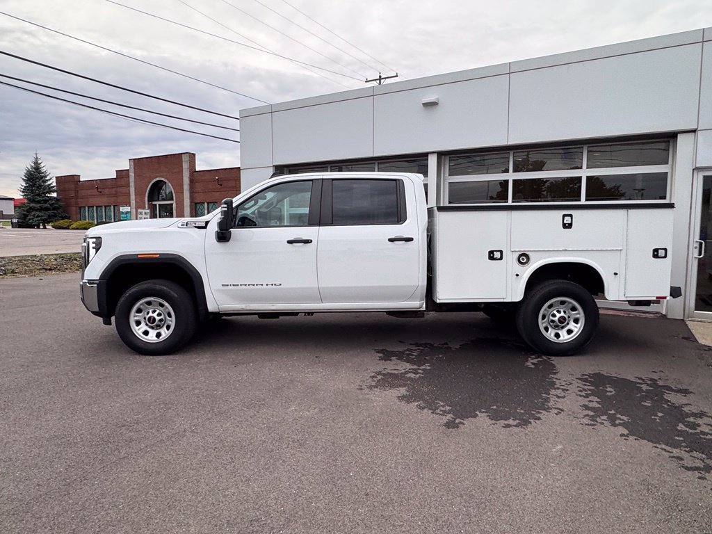 Used 2024 GMC Sierra 3500 Pro w/ Convenience Package AWD/4WD image 2