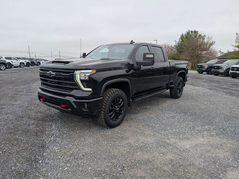 Used 2025 Chevrolet Silverado 2500 LTZ w/ Trail Boss Package image 2