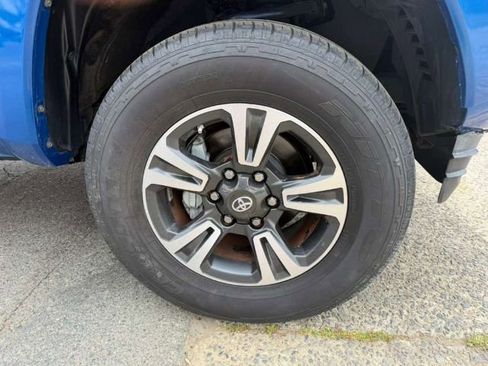 Used 2016 Toyota Tacoma TRD Sport w/ Towing Package image 17