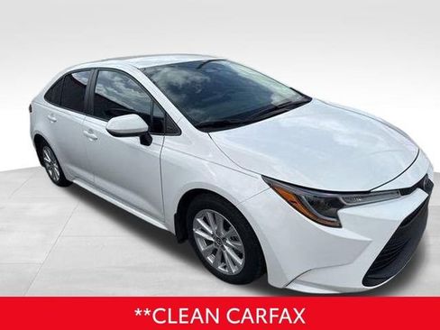 Used 2025 Toyota Corolla LE w/ LE Premium Package image 3