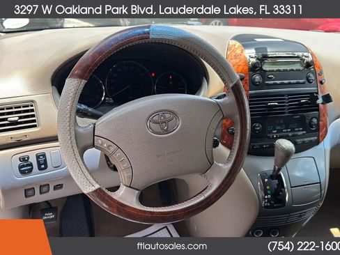 Used 2006 Toyota Sienna FWD image 51