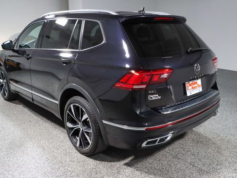 Used 2022 Volkswagen Tiguan SEL R-Line AWD/4WD image 9