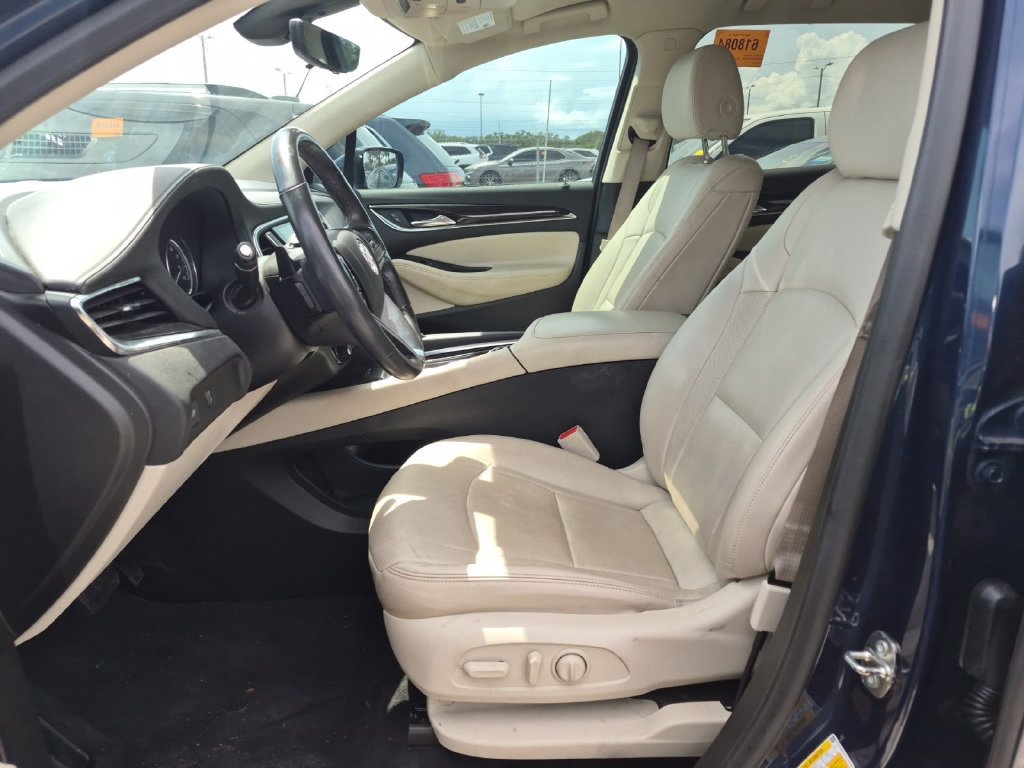 Used 2024 Buick Enclave Essence w/ Technology Package FWD image 5