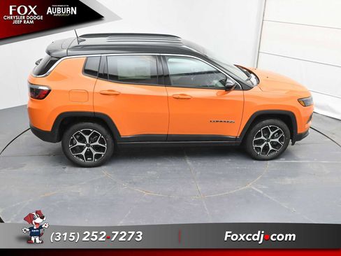 New 2026 Jeep Compass Limited image 30