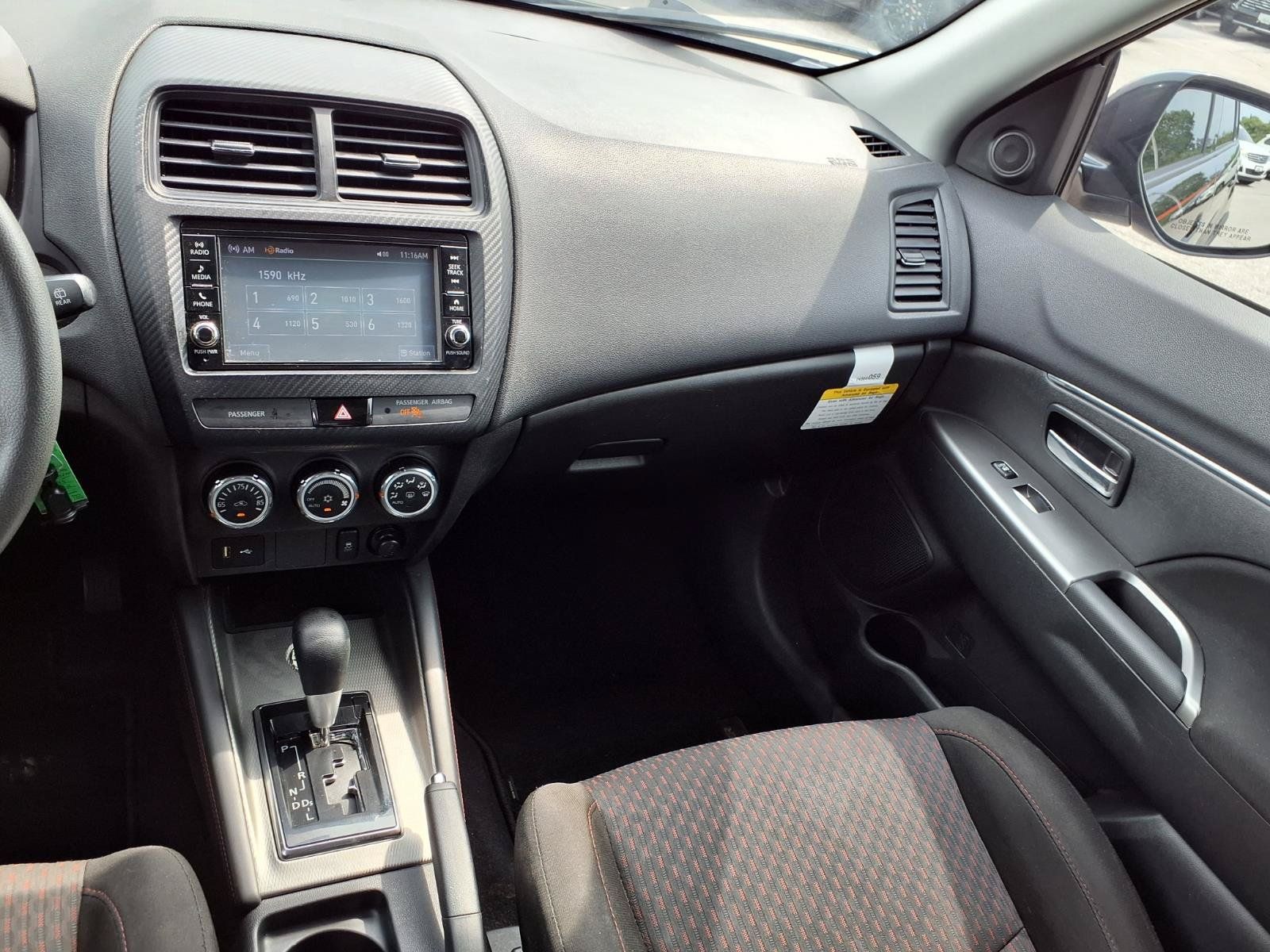 Used 2018 Mitsubishi Outlander Sport ES AWD/4WD image 4