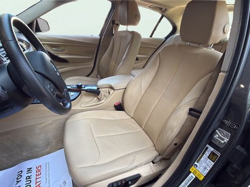 Used 2014 BMW 320i Sedan RWD image 14
