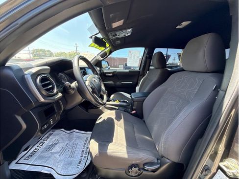 Used 2016 Toyota Tacoma TRD Off-Road w/ Towing Package AWD/4WD image 14