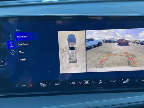 New 2026 Chevrolet Traverse LT w/ Midnight/Sport Edition image 24