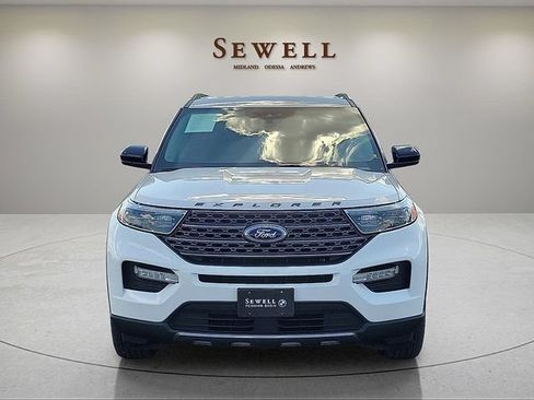 Used 2023 Ford Explorer XLT w/ Equipment Group 202A AWD/4WD image 8