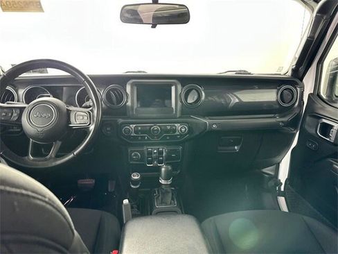 Certified 2022 Jeep Gladiator Sport image 16