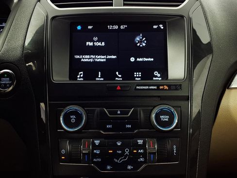 Used 2017 Ford Explorer XLT w/ Equipment Group 201A image 22