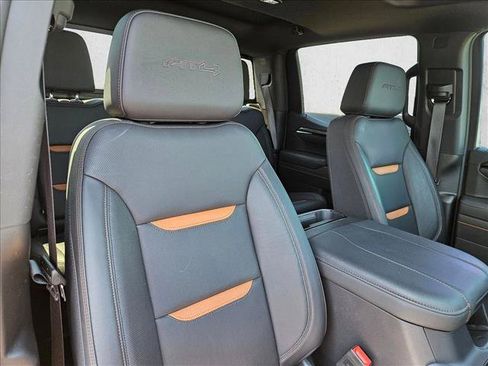 Used 2025 GMC Sierra 1500 AT4 w/ AT4 Premium Package AWD/4WD image 17