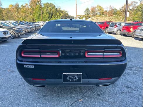 Used 2016 Dodge Challenger SXT Plus image 7