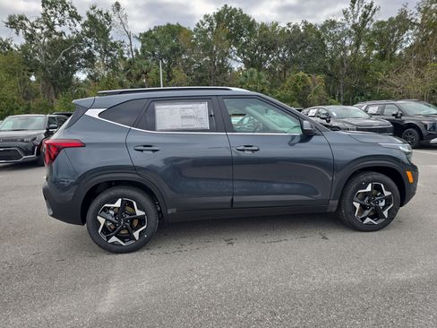 New 2026 Kia Seltos EX image 9