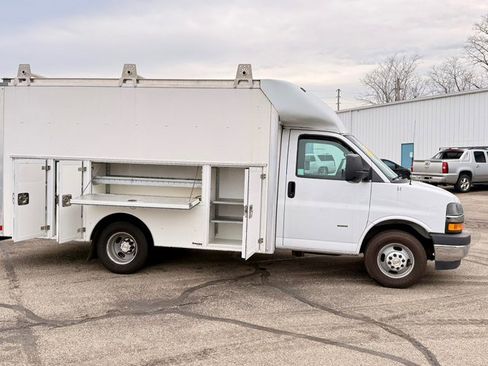 Used 2018 Chevrolet Express 3500 w/ Power Convenience Package image 5