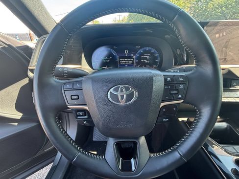 Used 2025 Toyota Crown AWD/4WD image 22