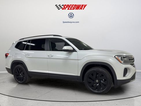 New 2026 Volkswagen Atlas SE AWD/4WD image 3