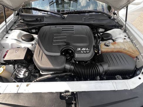 Used 2019 Dodge Challenger SXT w/ Blacktop Package RWD image 17