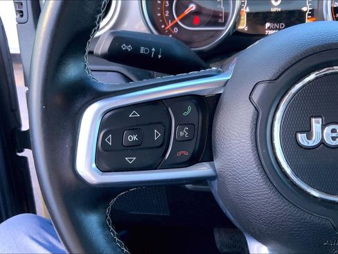 Used 2018 Jeep Wrangler Unlimited Sahara w/ Dual Top Group image 22