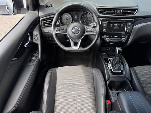 Used 2022 Nissan Rogue Sport SV w/ Technology Package image 23