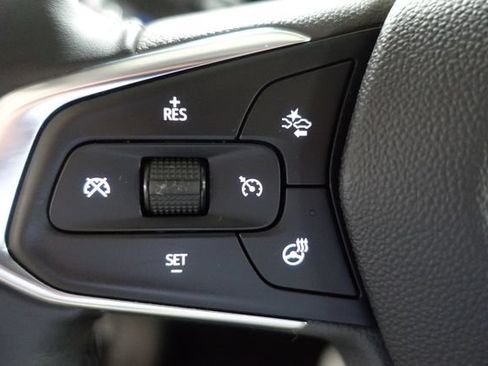 Used 2025 Chevrolet Trax LT w/ Driver Confidence Package FWD image 13