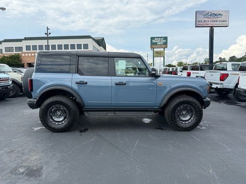 New 2025 Ford Bronco Badlands image 3