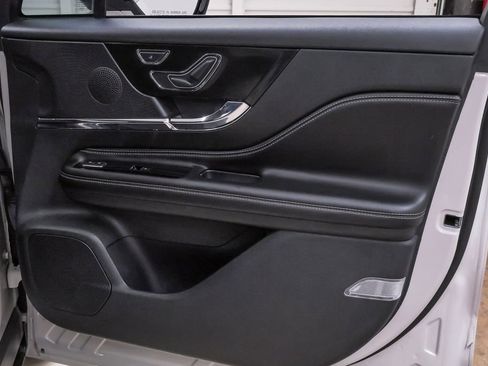 Used 2023 Lincoln Corsair FWD image 27