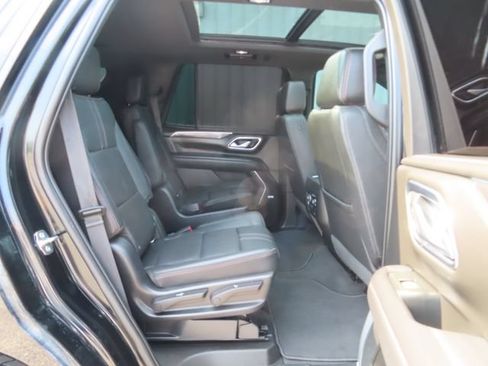 Used 2022 Chevrolet Tahoe RST w/ Luxury Package AWD/4WD image 29
