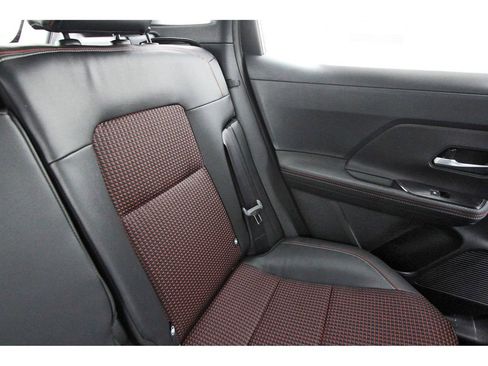 New 2025 Nissan Kicks SR w/ Illumination Package FWD image 12