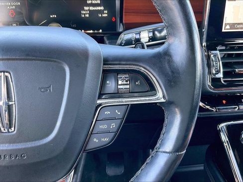 Used 2019 Lincoln Navigator Reserve AWD/4WD image 18