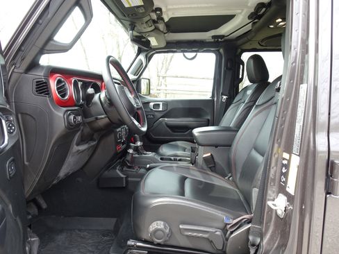 Used 2021 Jeep Wrangler Unlimited Rubicon image 2